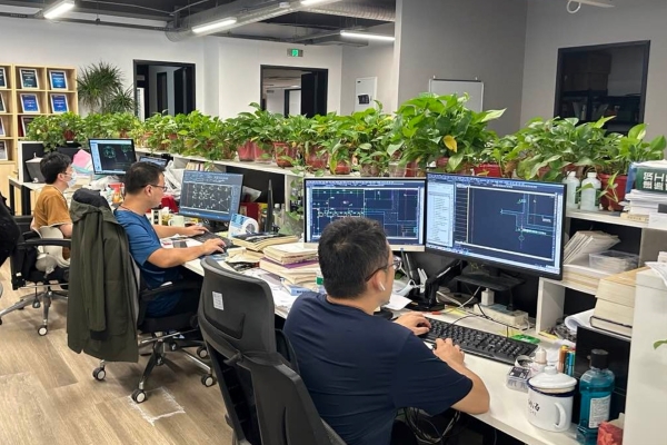 長江都市设计师使用中望CAD开展设计绘图工作场景